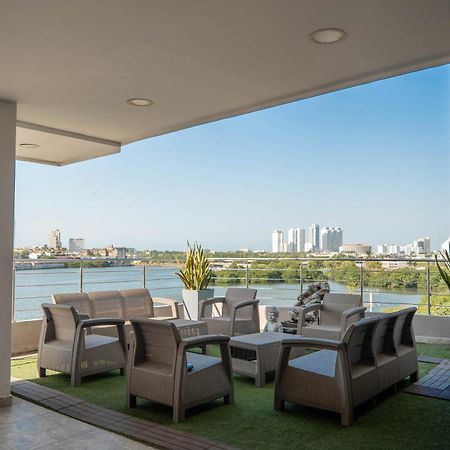 Bahia 79 Apartasuites Cerca Al Centro Cartagena エクステリア 写真