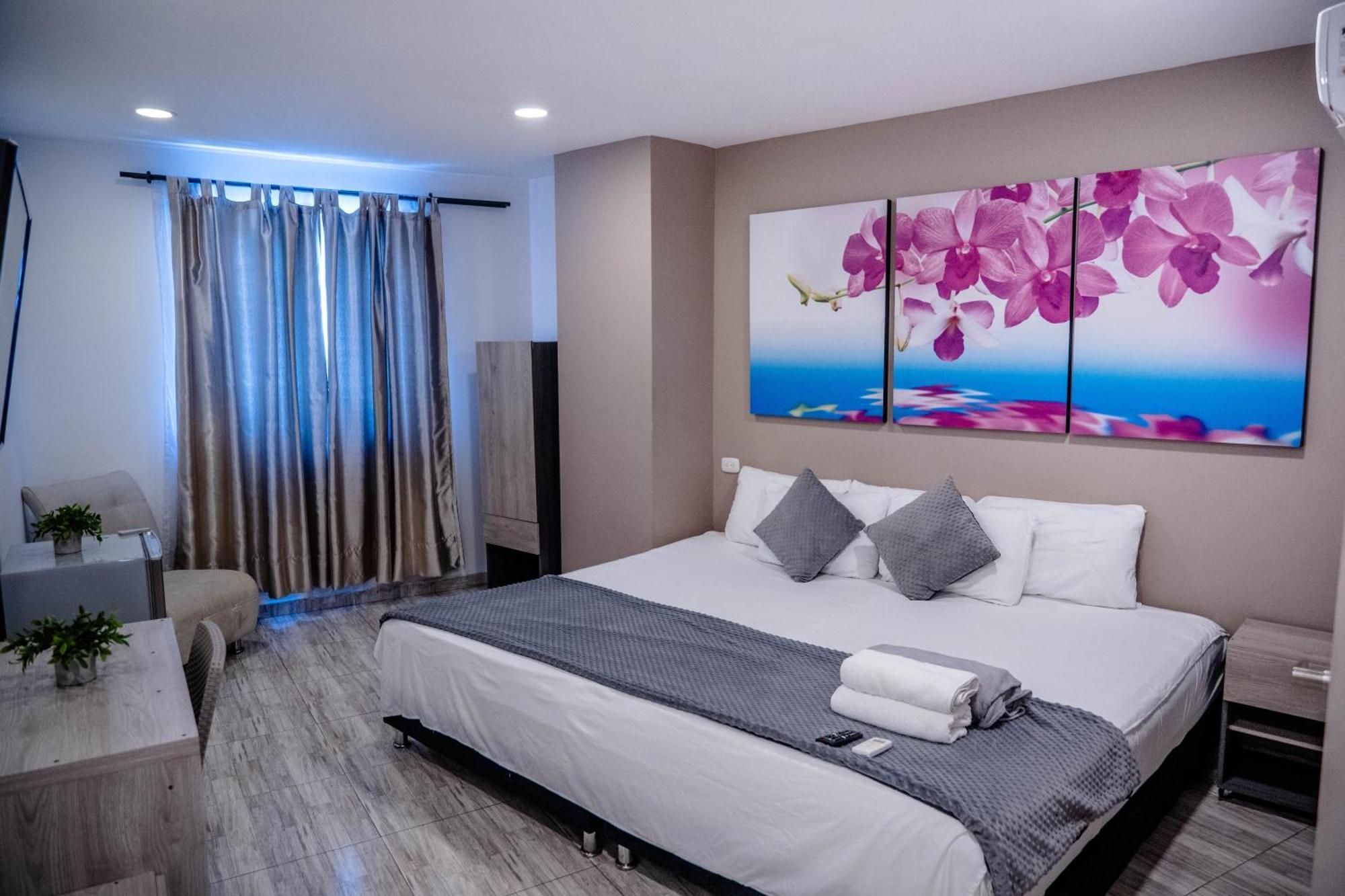 Bahia 79 Apartasuites Cerca Al Centro Cartagena エクステリア 写真