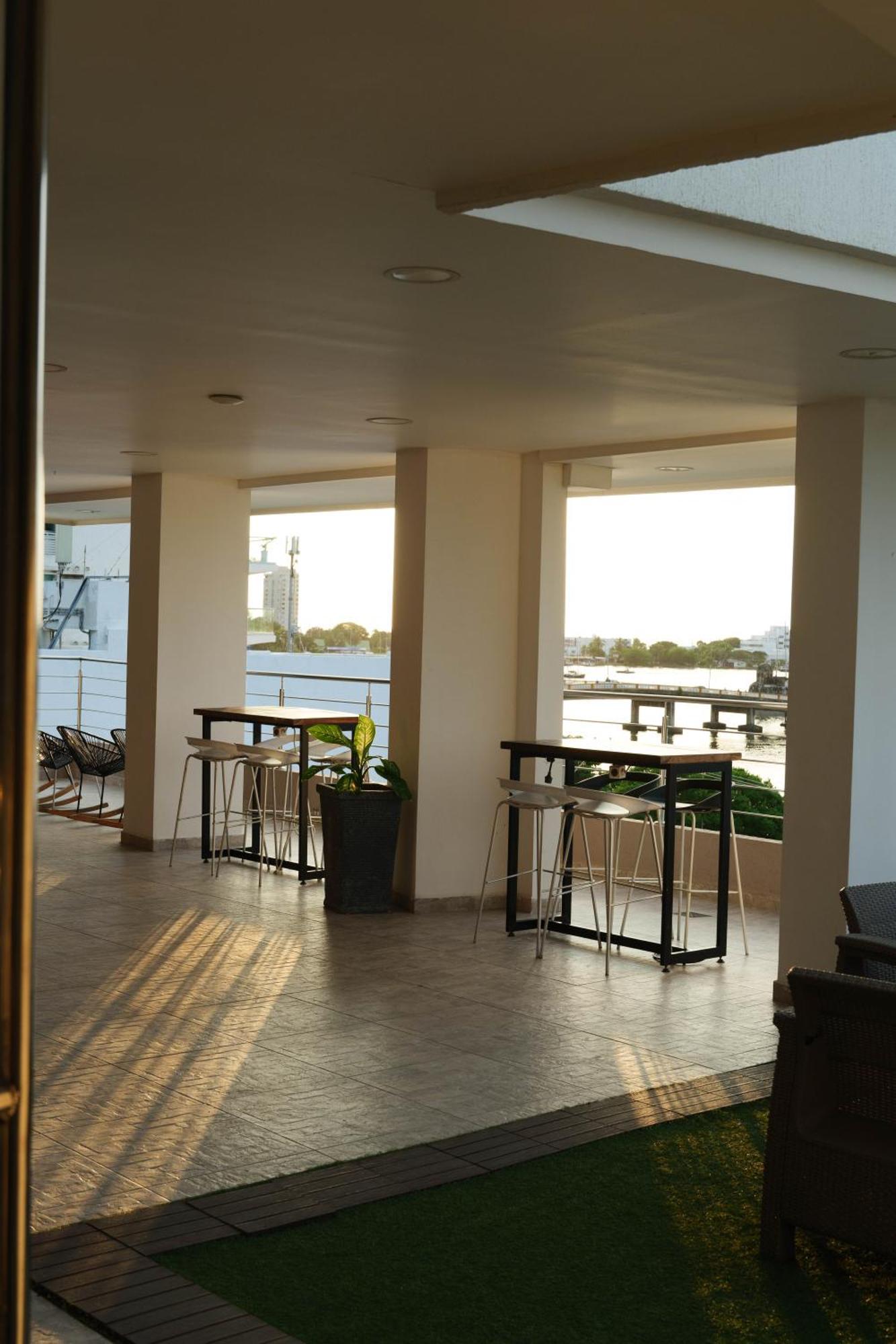 Bahia 79 Apartasuites Cerca Al Centro Cartagena エクステリア 写真