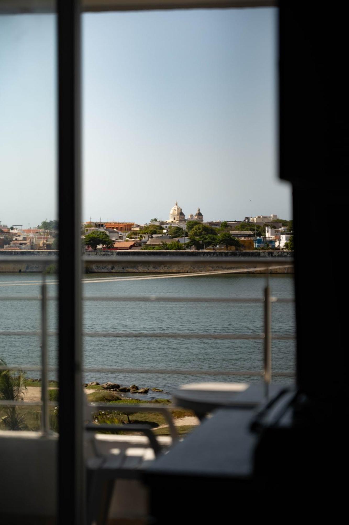 Bahia 79 Apartasuites Cerca Al Centro Cartagena エクステリア 写真
