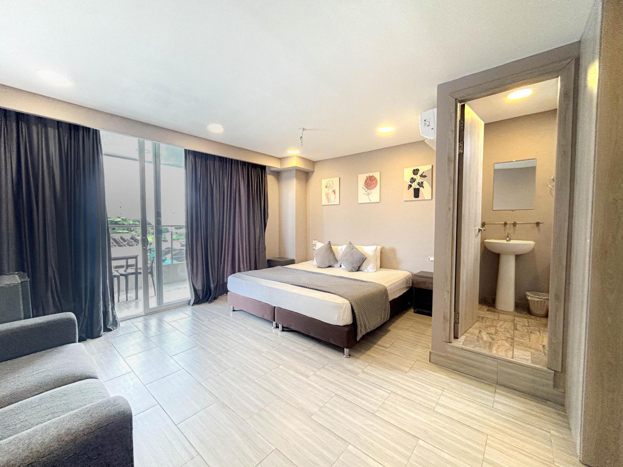 Bahia 79 Apartasuites Cerca Al Centro Cartagena エクステリア 写真
