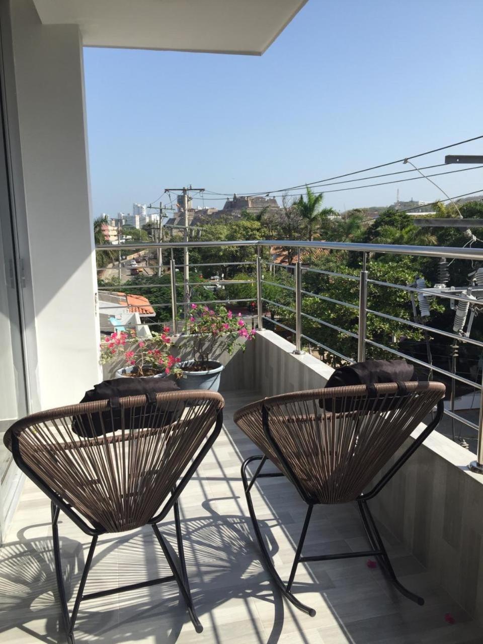 Bahia 79 Apartasuites Cerca Al Centro Cartagena エクステリア 写真