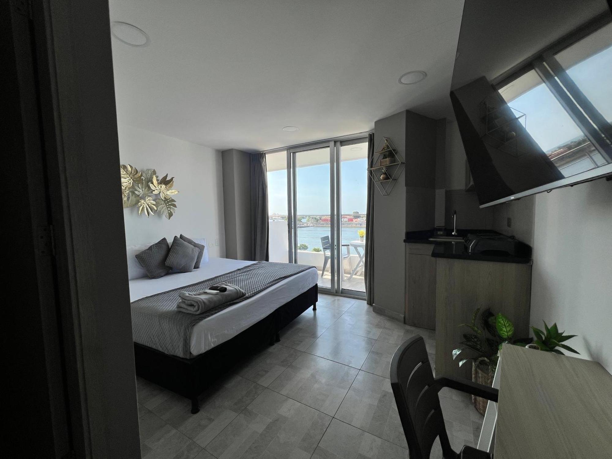 Bahia 79 Apartasuites Cerca Al Centro Cartagena エクステリア 写真